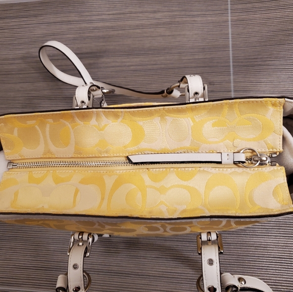 Coach Bleecker Preston Handbag 👜 - Picture 4 of 9